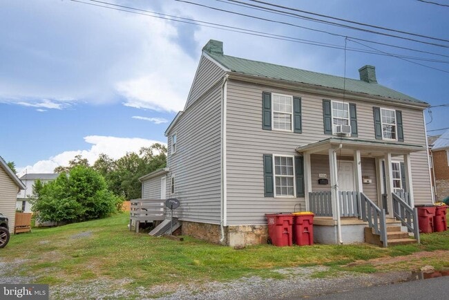 Building Photo - 32 Patrick Henry Way