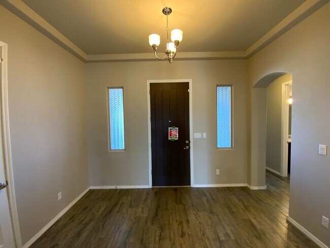 Foto del edificio - Recent Construction Luxury 4 Bedroom Home Available Near 528 / 550 in Rio Rancho!