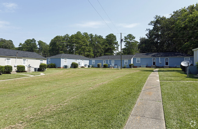 Building Photo - Cottages on Elm Apartments