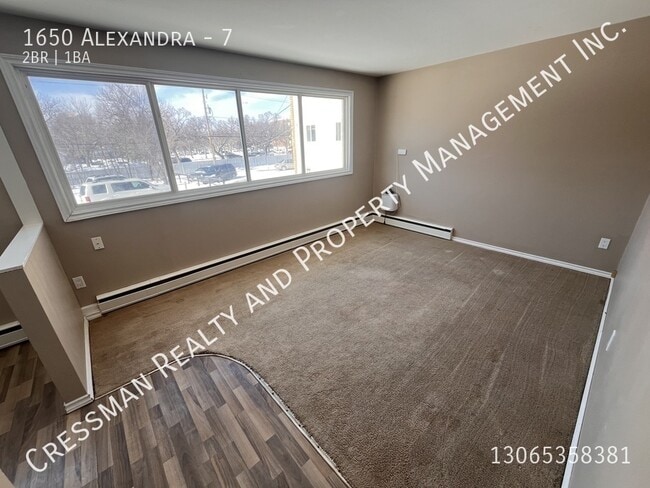 Building Photo - 2 Bed 1 bath APARTMENT located in Regina, SK - Rosemont area
