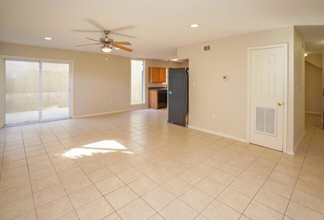 Foto del edificio - 4807 Merwin St