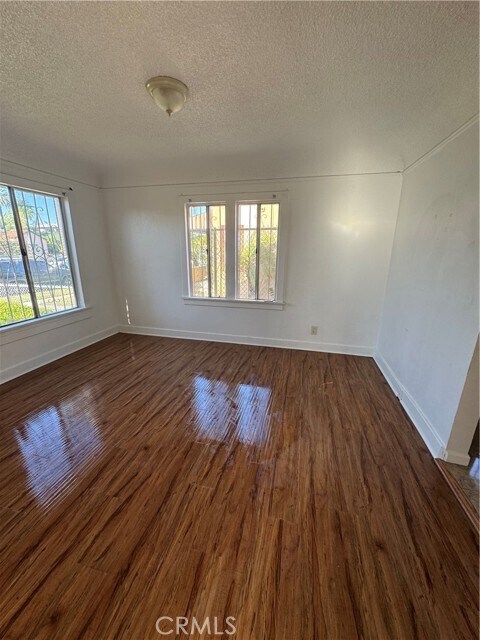 Foto del edificio - 822 E 87th Pl