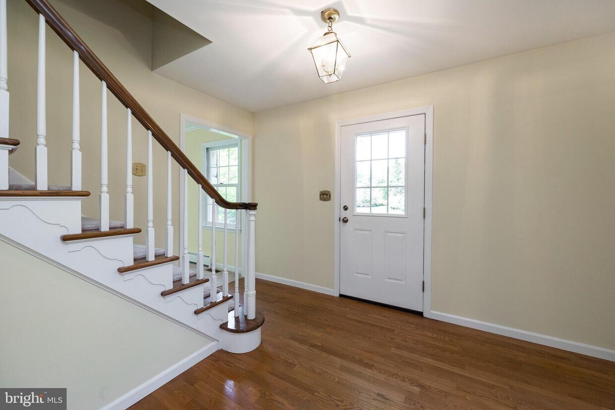 15 N Kendra Ln, Downingtown, PA 19335 House for Rent in Downingtown