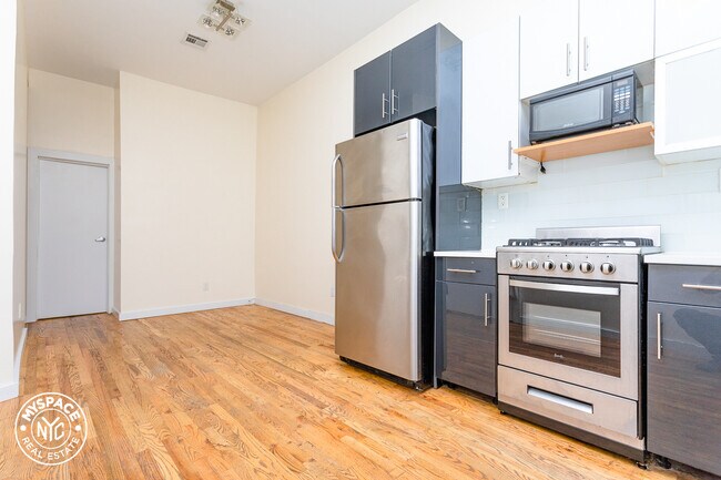 Building Photo - 145 Driggs Ave