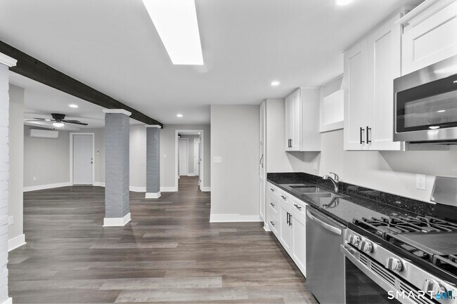 Foto del edificio - 548 Ferry St