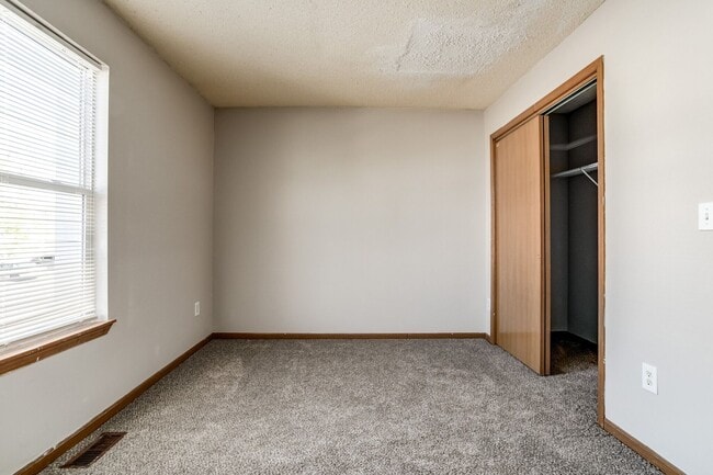 Building Photo - 2628 Delavan Ave