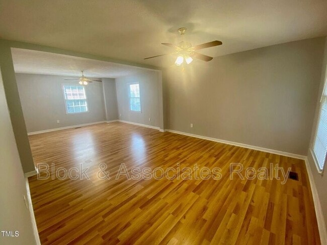 Building Photo - 4219 Arbutus Dr