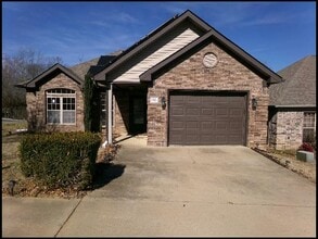 Building Photo - 3323 Moss Creek Dr