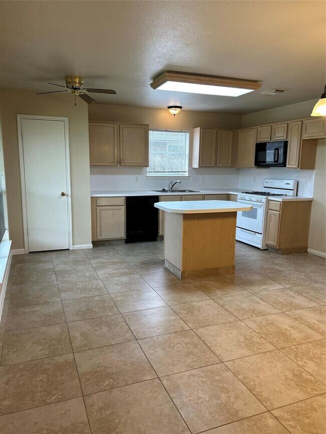 Foto del edificio - 2306 Old Oak Ln