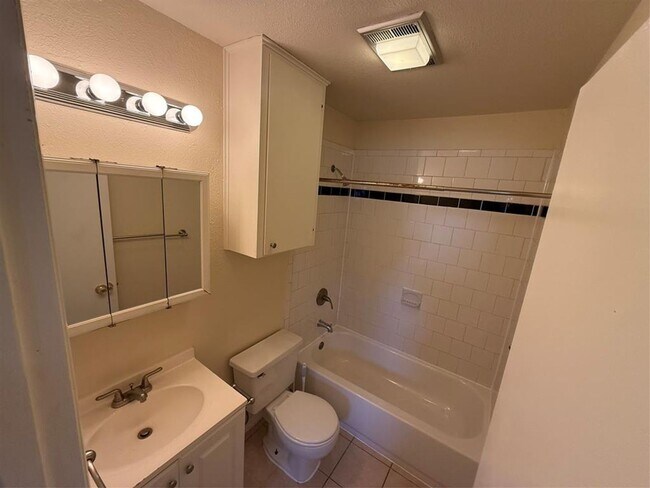 Foto del edificio - 4701 Red River St