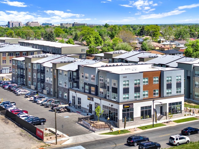 Building Photo - Holly38