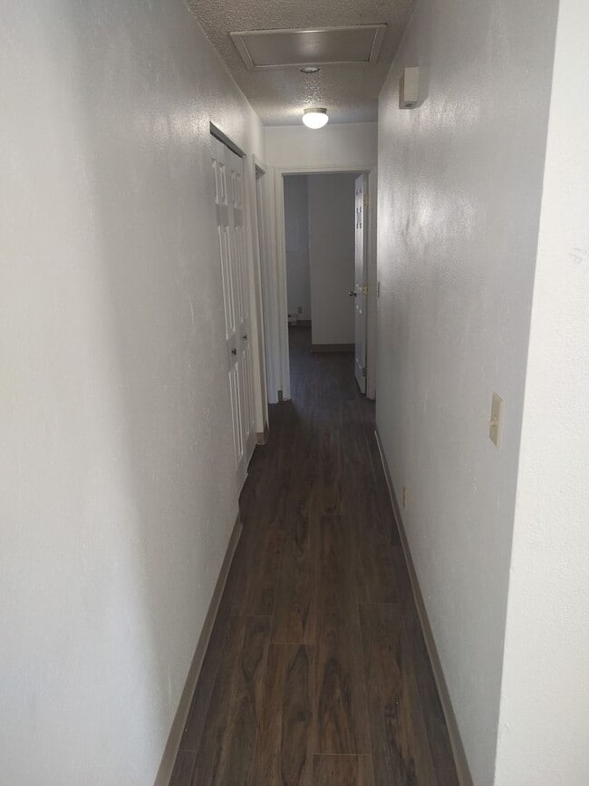 Building Photo - Located in Lakeview! Newly Renovated 3 Bedroom, 1 Bathroom Home