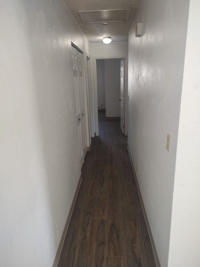 Foto del edificio - Located in Lakeview! Newly Renovated 3 Bedroom, 1 Bathroom Home