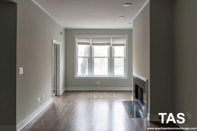 Foto del edificio - 3854 N Southport Ave
