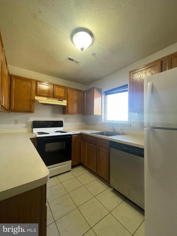 Foto principal - 22027 Oxford Ct