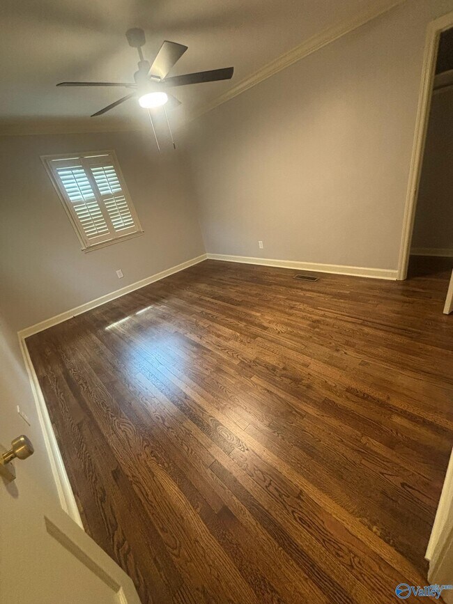 Foto del edificio - 1308 McClung Ave SE