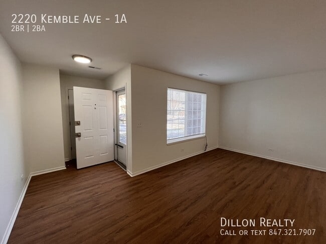 Foto del edificio - 2220 Kemble Ave