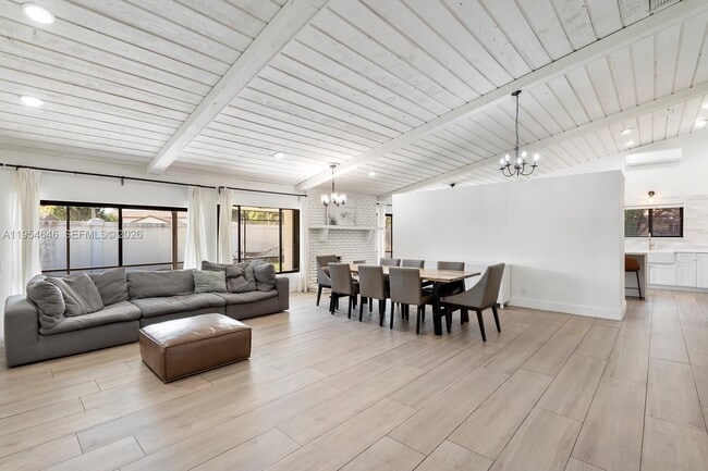 Foto del edificio - 7380 NW 44th Ct