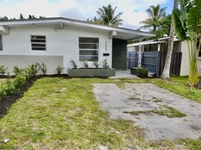 Building Photo - 3427 NW 5th St
