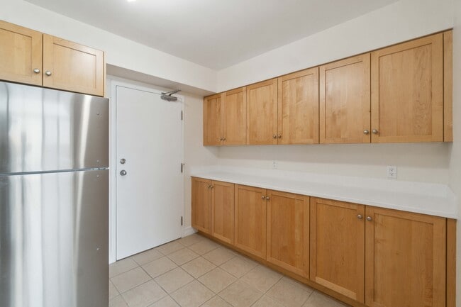 Building Photo - ONE-BEDROOM PENTHOUSE IN THE HEART OF DART...