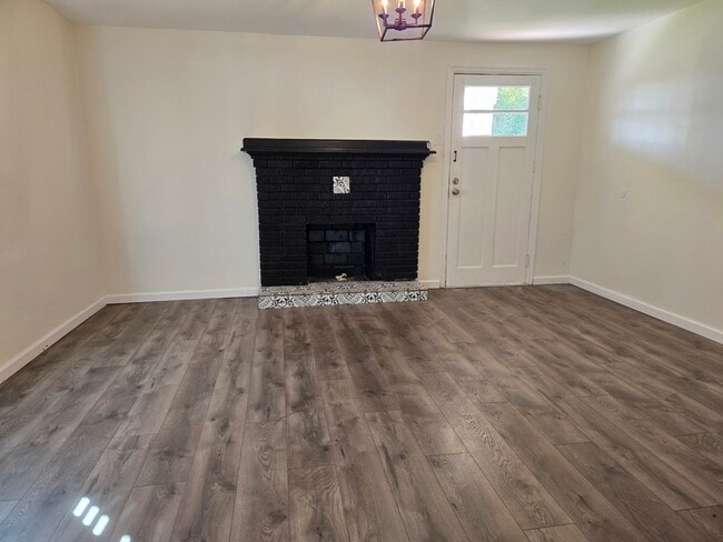 Foto del edificio - 1355 Dewitt St