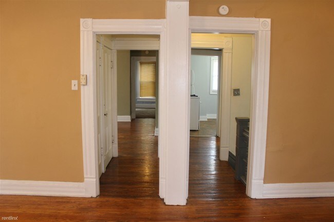 Building Photo - 2599 Glen Echo Dr