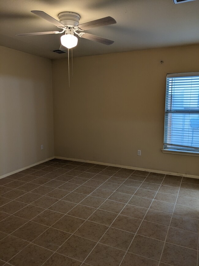 Room 1 - 6120 Lone Prairie Way
