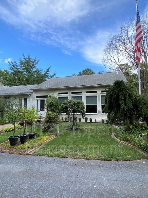 Foto del edificio - 427 W Old Liberty Rd