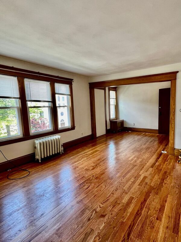 Building Photo - 41 Bell St