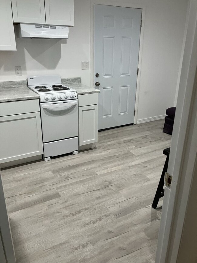 Building Photo - 211 N Queen St