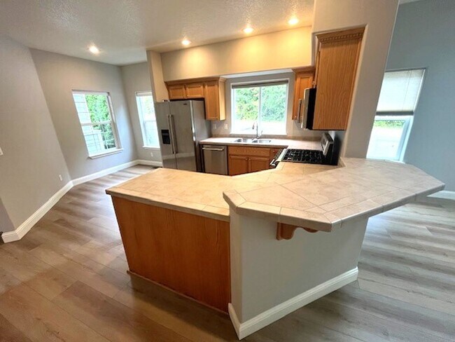 Foto del edificio - Newly Remodeled 4 Bedroom, Wilsonville, OR