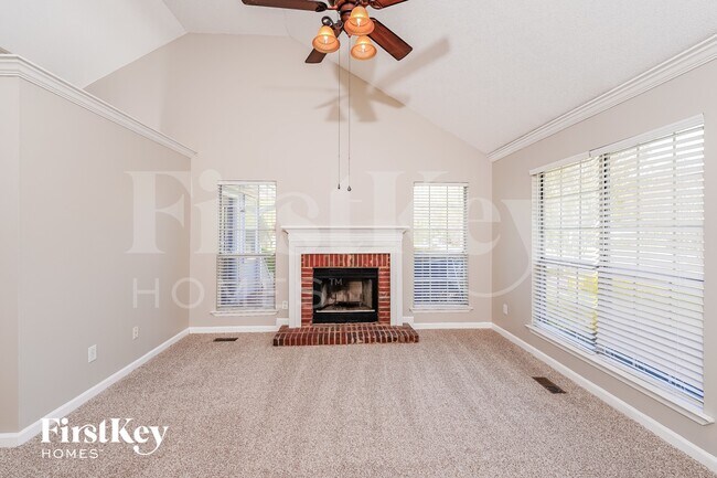 Foto del edificio - 6768 Crossbrook Ln