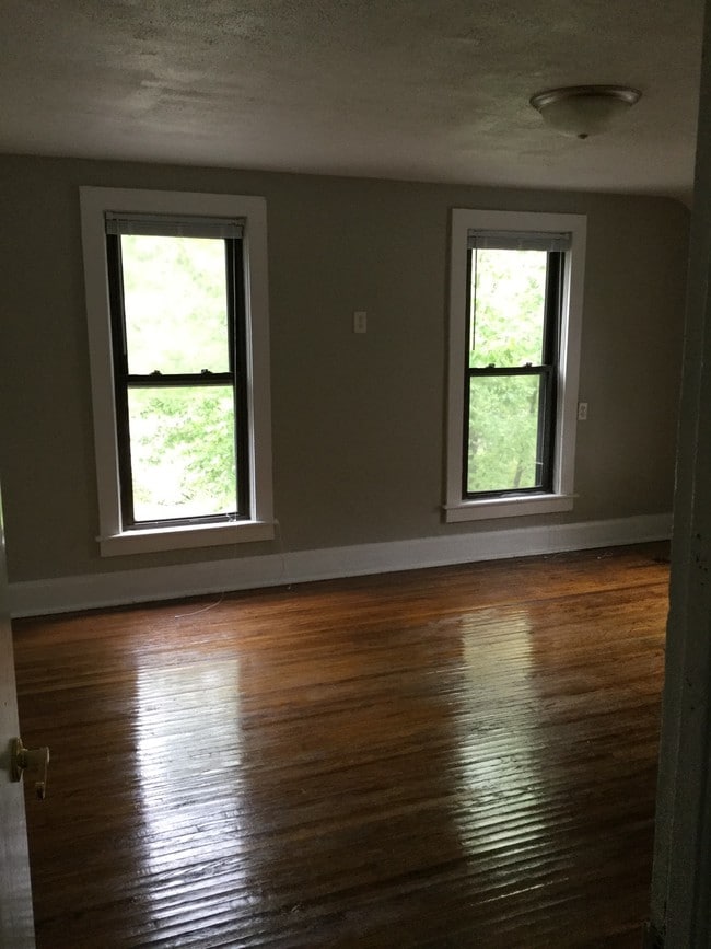 Building Photo - 117 E Morgan St