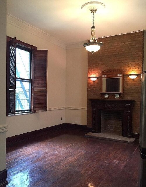 Primary Photo - 65 Grove St