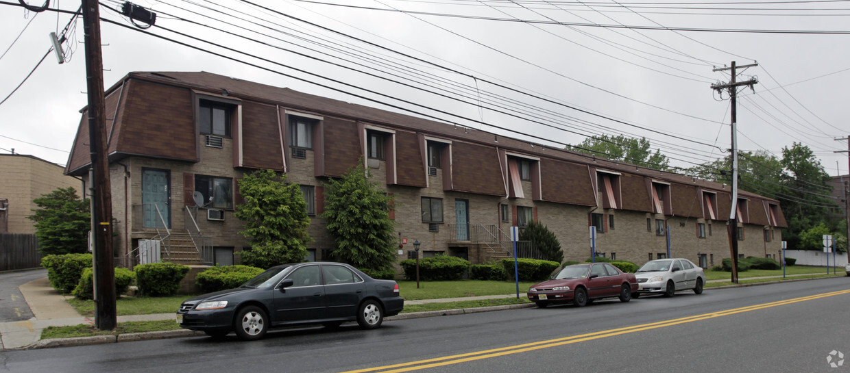 Primary Photo - 340 Hudson St Apartments