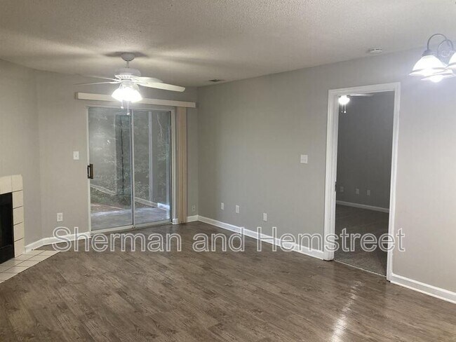 Building Photo - 506 Commons Dr