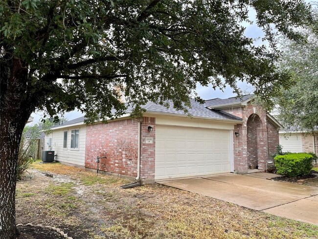 Building Photo - 19335 Little Pine Ln