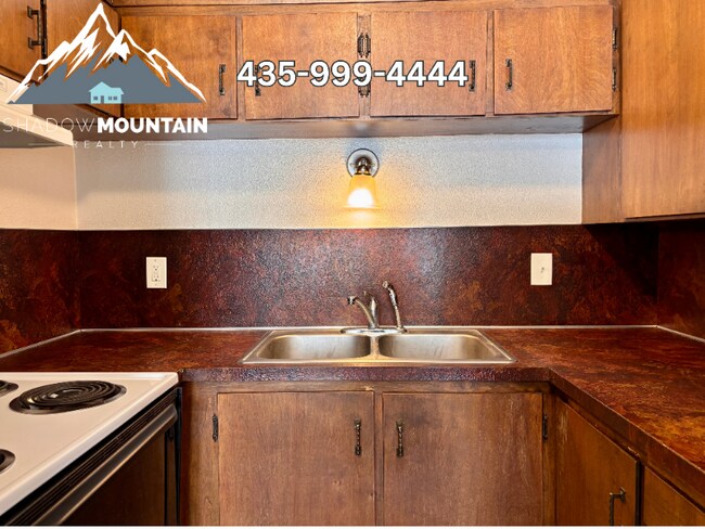 Foto del edificio - 375 W 550 N