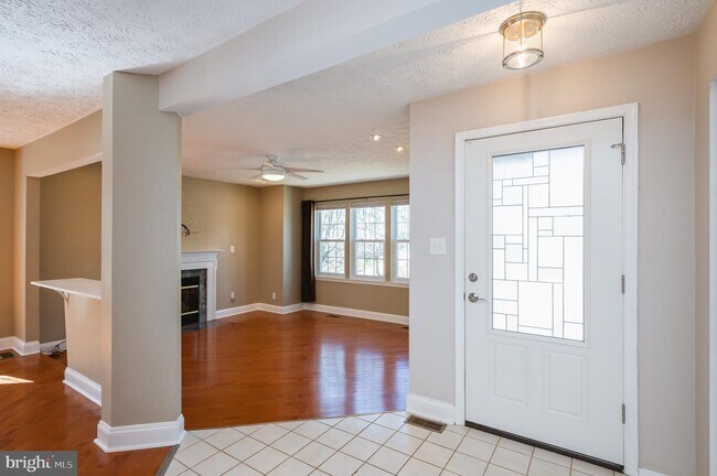 Building Photo - 9531 Gunview Rd