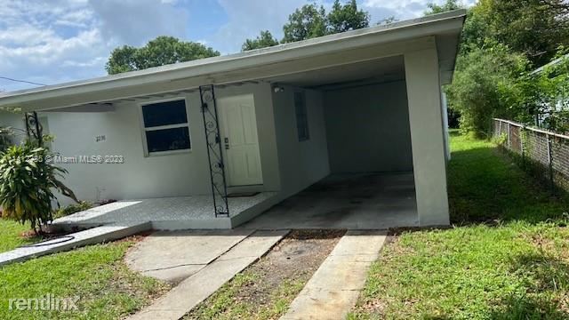 Foto del edificio - 3 br, 3 bath House - 2230 NW 74th St