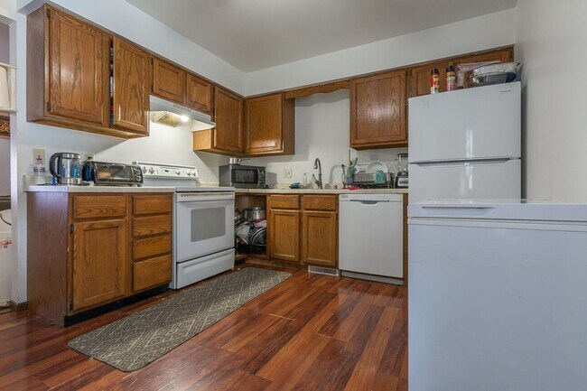 Building Photo - 1305 S Thompson Dr