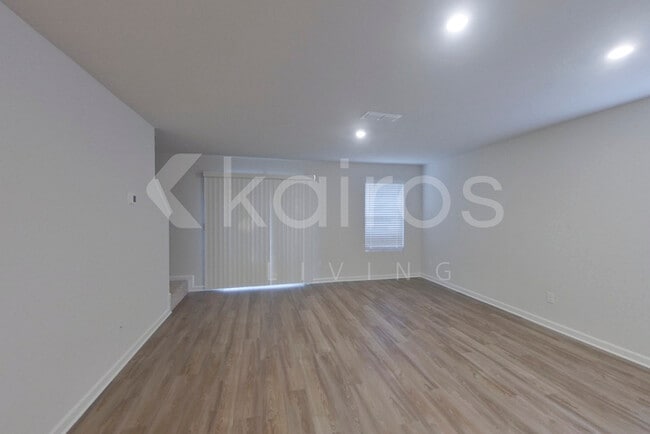 Building Photo - 358 Ironwood Ct