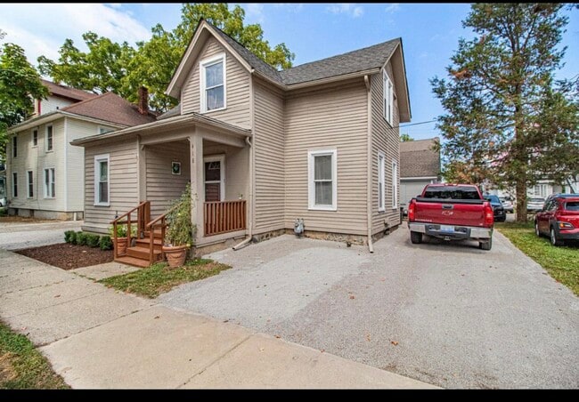 Building Photo - 418 Olive St