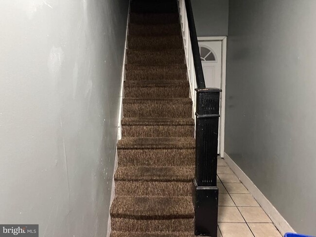 Building Photo - 308 S 52nd St