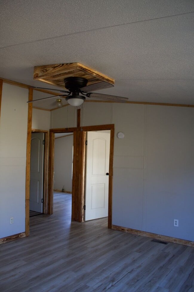 Building Photo - 1830 Schell St