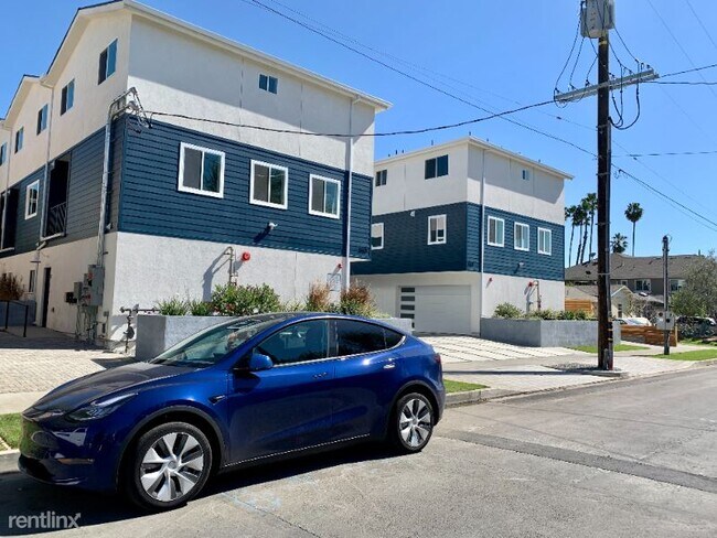 Building Photo - 5330 Wilkinson Ave