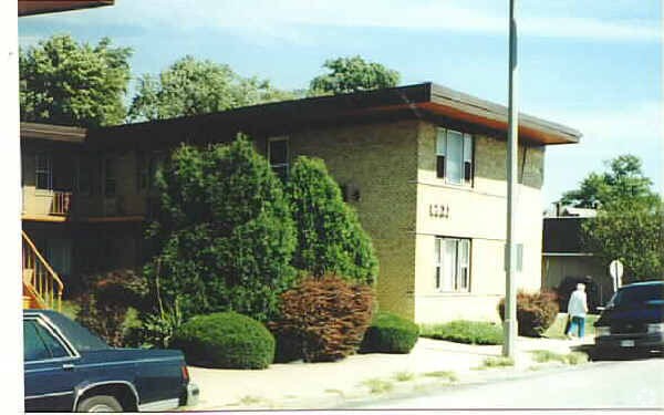 Foto principal - 6933 Stanley Ave