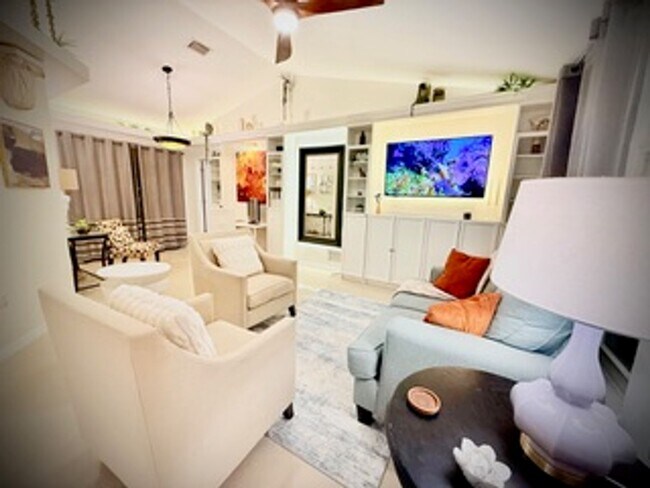 Foto del edificio - 25482 Rampart Blvd