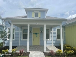 Building Photo - 513 High Tide Ln