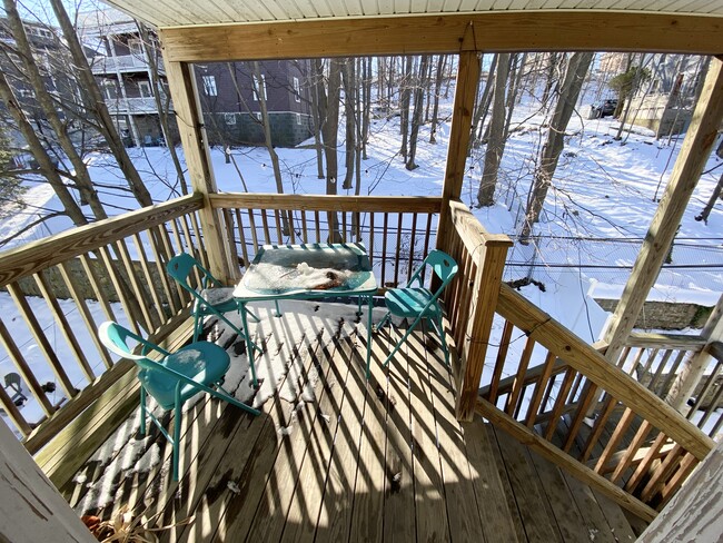 Foto del edificio - 128 Hillside St